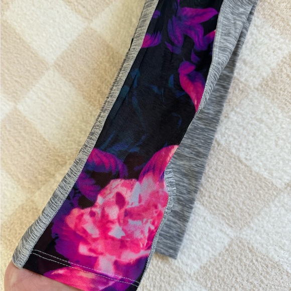 VS PINK leggings with mesh details - Picture 7 of 7